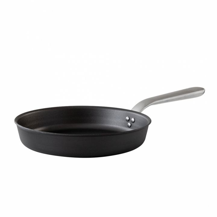 Stekpanna ø28 cm med ergonomiskt handtag i gruppen Carbon steel Frying pans hos Kockums Jernverk AB (STER28-080)